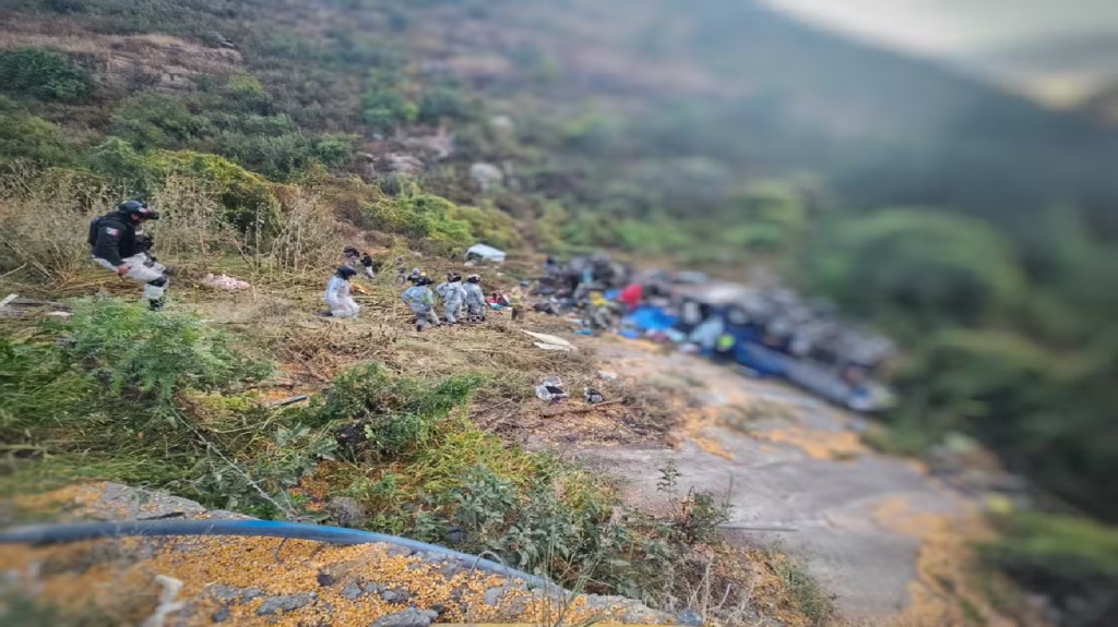 Acidente de ônibus deixa 24 mortos no centro do México