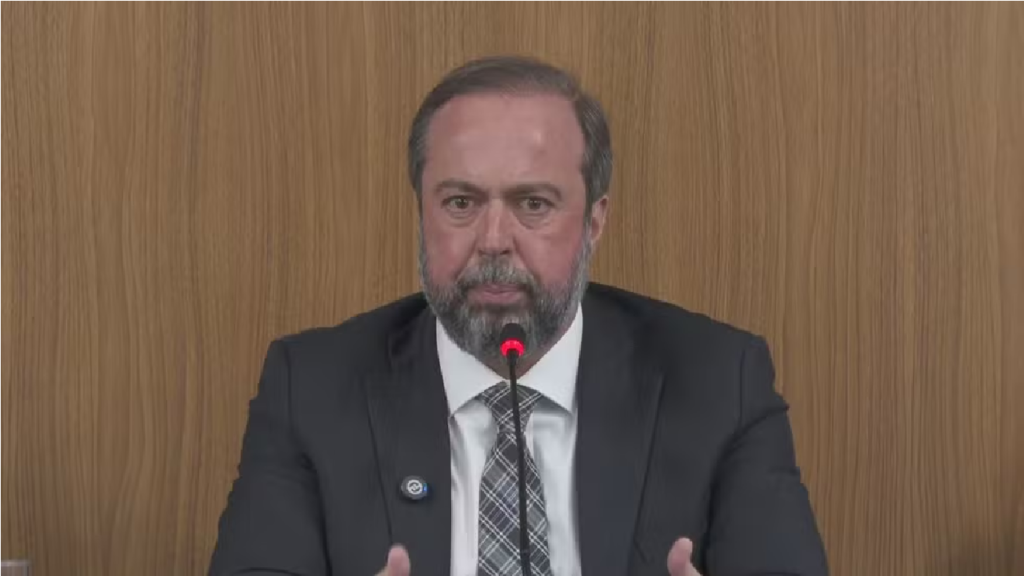 Alexandre Silveira diz que concessionárias farão força-tarefa para ajudar Enel a restabelecer energia para mais de 400 mil imóveis em SP