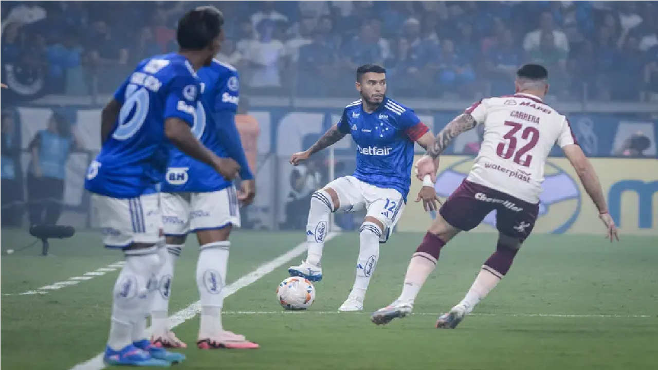 Cruzeiro fica só no empate com Lanús na Sul-Americana e segue sem vencer com Diniz