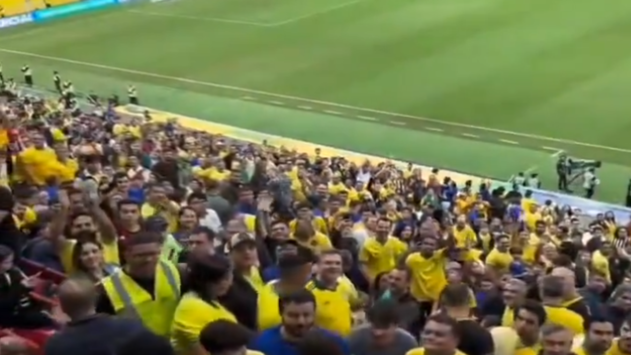 Nikolas Ferreira é ovacionado durante partida da Seleção Brasileira