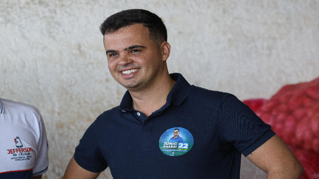 Junio Amaral promete construir trincheira para evitar engarrafamento em Contagem