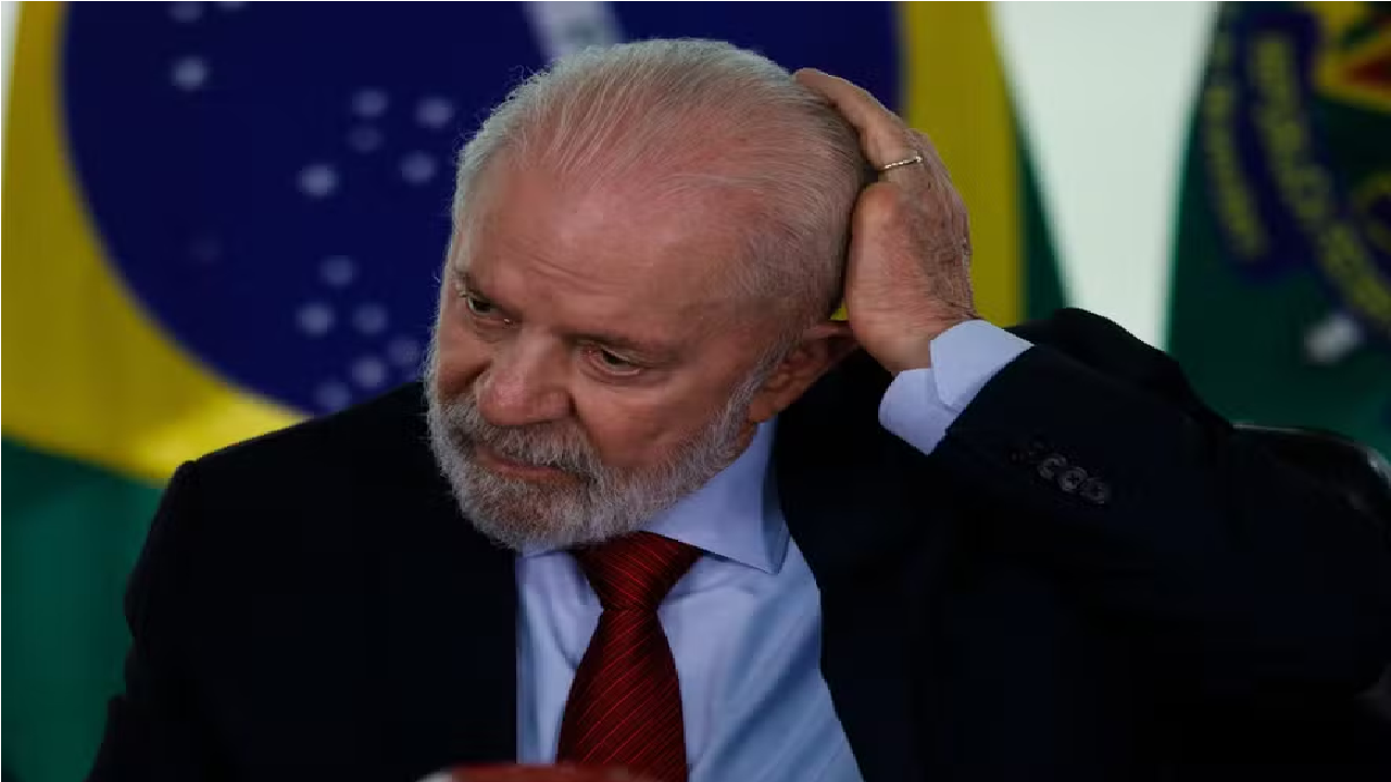 Lula sofre acidente, tem corte na nuca e cancela viagem à Rússia
