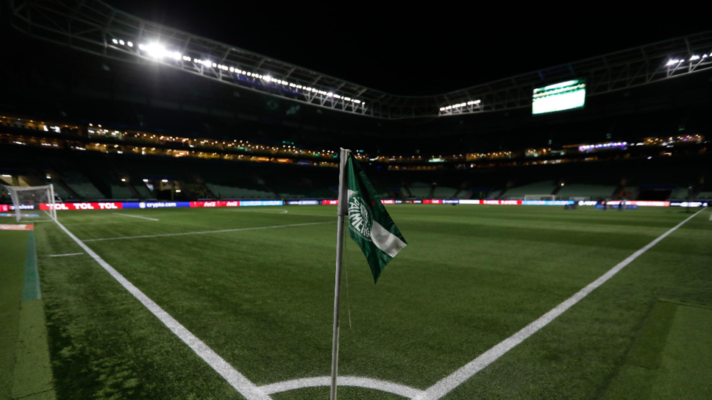 Palmeiras avança em negociação com patrocínio máster em casa de apostas por R$ 100 milhões