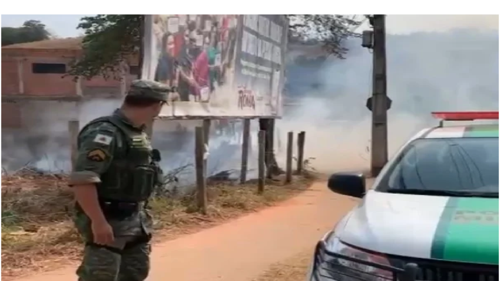 Polícia do Meio Ambiente prende em flagrante homem incendiando vegetação no Vale do Aço
