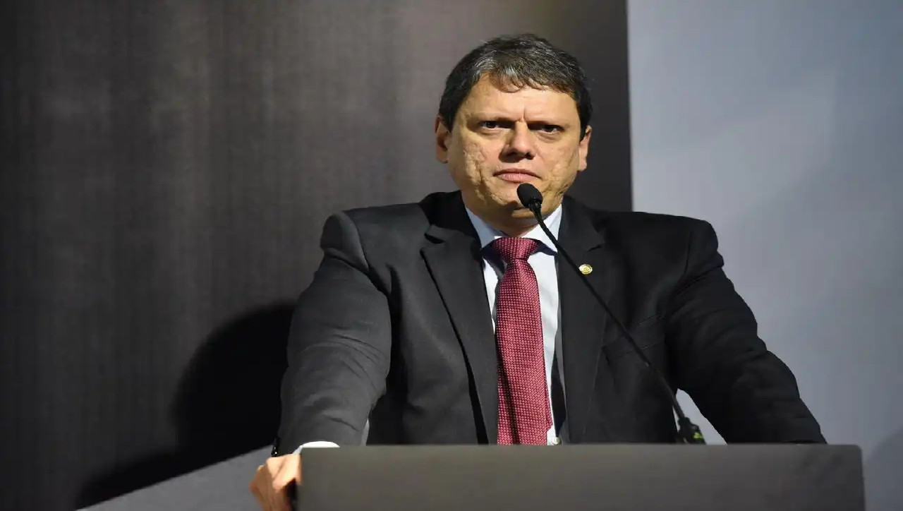 Tarcísio rejeita cobrança do novo DPVAT recriado pelo governo Lula