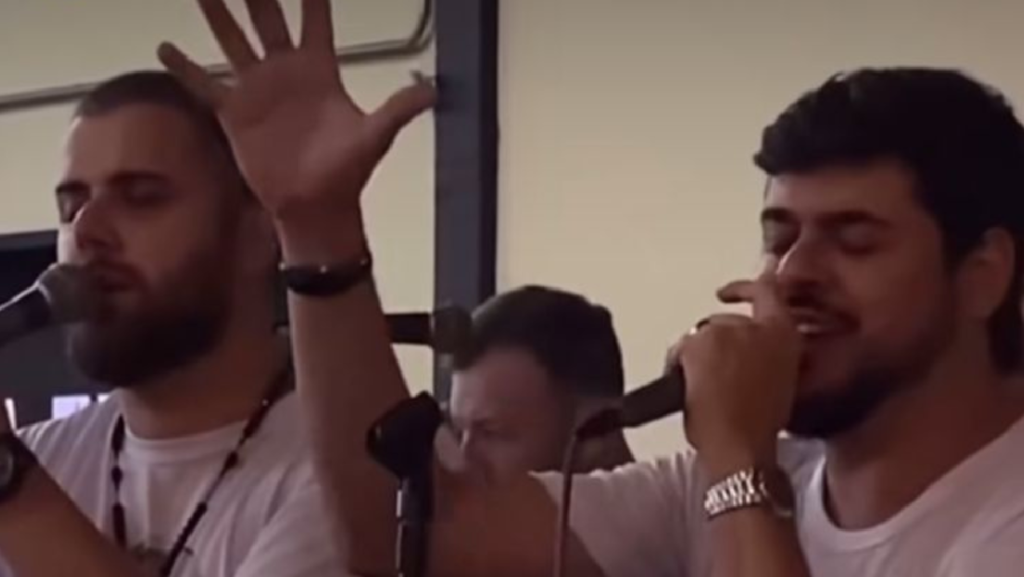 Zé Neto e Cristiano cantam durante retiro espiritual; Assista!