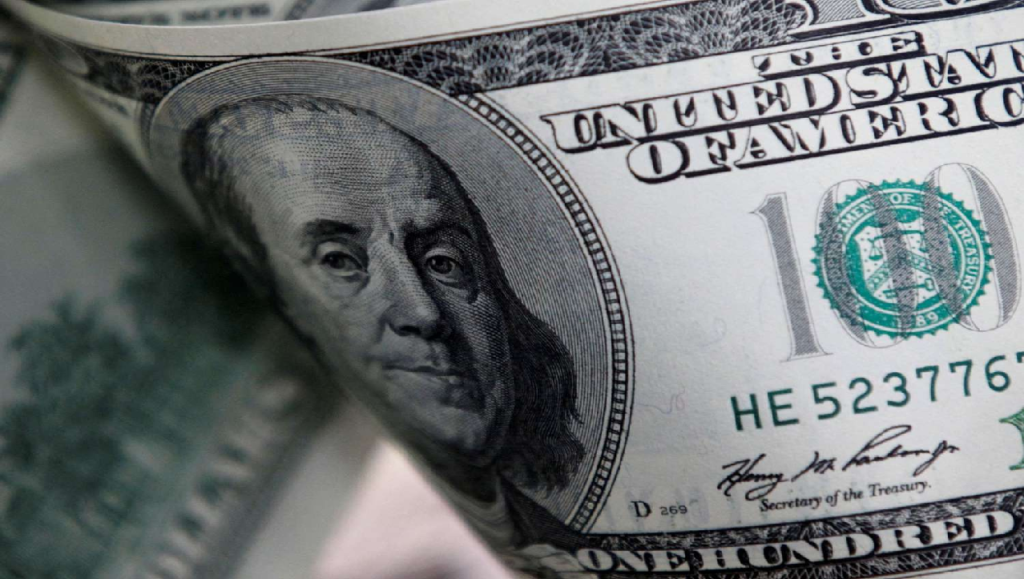 Dólar chega a R$ 5,78 em meio as incertezas e preocupação com inflação; Maior valor em 3 anos