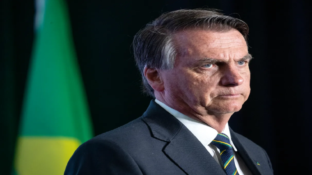 Bolsonaro se manifesta após indiciamento e critica Moraes: "Tem uma assessoria bastante criativa"
