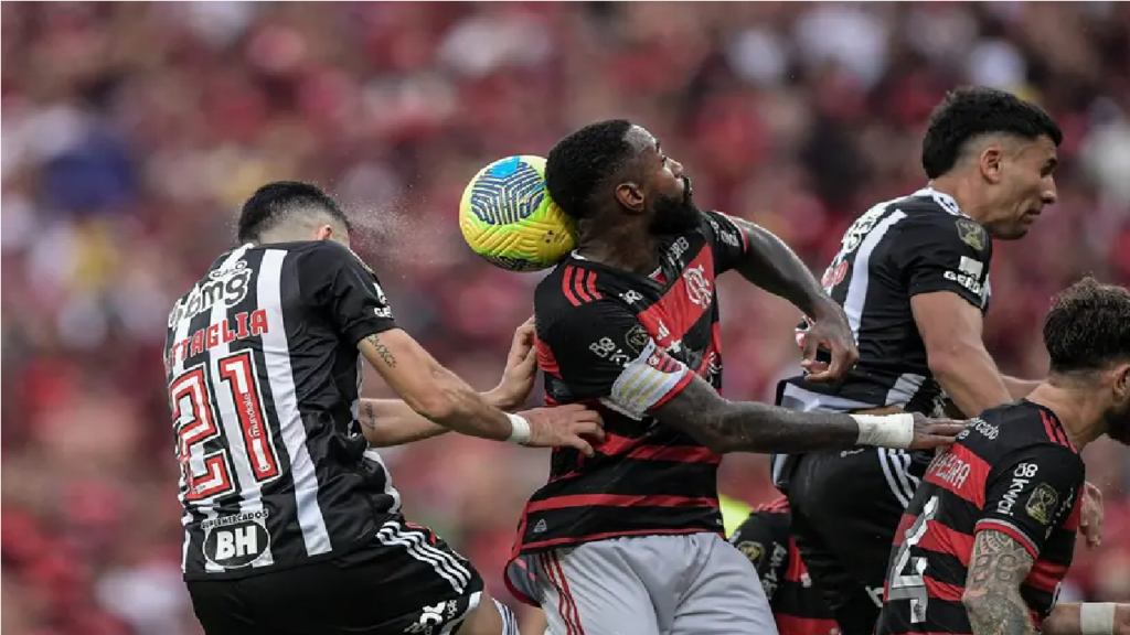 Flamengo e Atlético se reencontram hoje pelo Brasileirão, três dias após final da Copa do Brasil