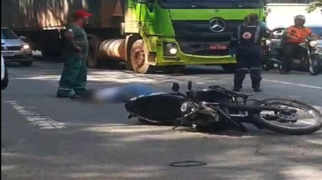 Mulher morre em acidente fatal entre caminhão e motocicleta próximo ao Shopping em Ipatinga