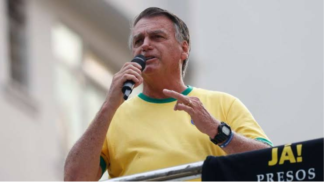 Bolsonaro diz que não vai sair do país: "Não fiz nada errado”