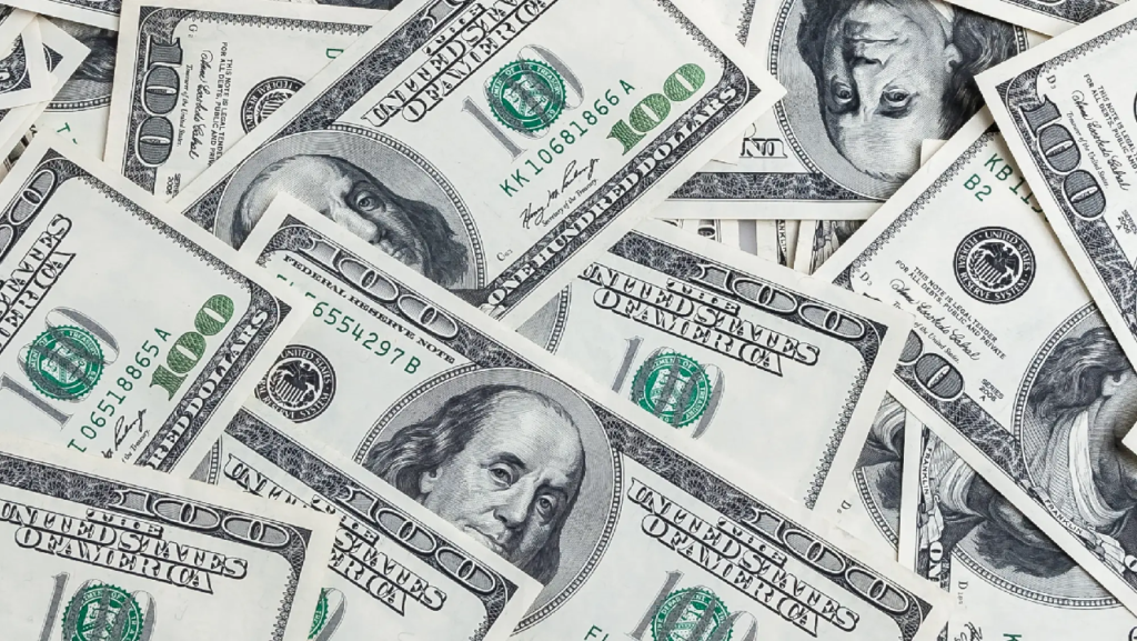 Dólar zera alta com falas de Arthur Lira e Pacheco após bater R$ 6,11