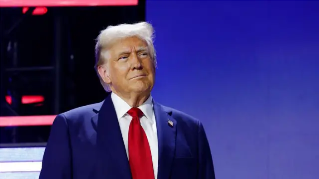 Eleições EUA: Donald Trump vota na Flórida e se diz confiante