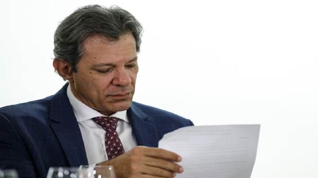 Governo Lula confirma que 100 mil pessoas vão pagar mais impostos para compensar isenção do IR até R$ 5 mil