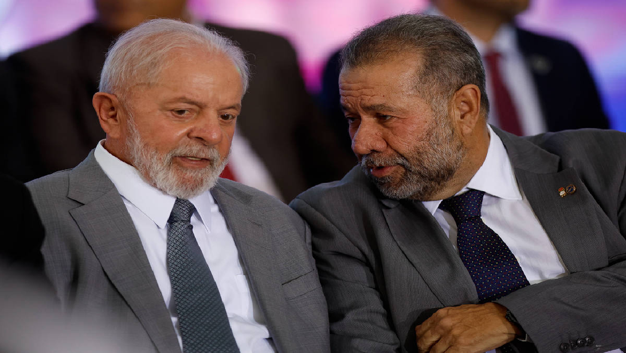 Corte de Gastos: Ministro Carlos Lupi pressiona Lula e ameaça deixar o governo