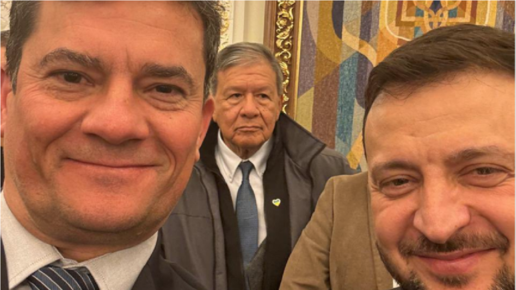 Moro diz a Zelensky que posição de Lula não reflete a do Brasil