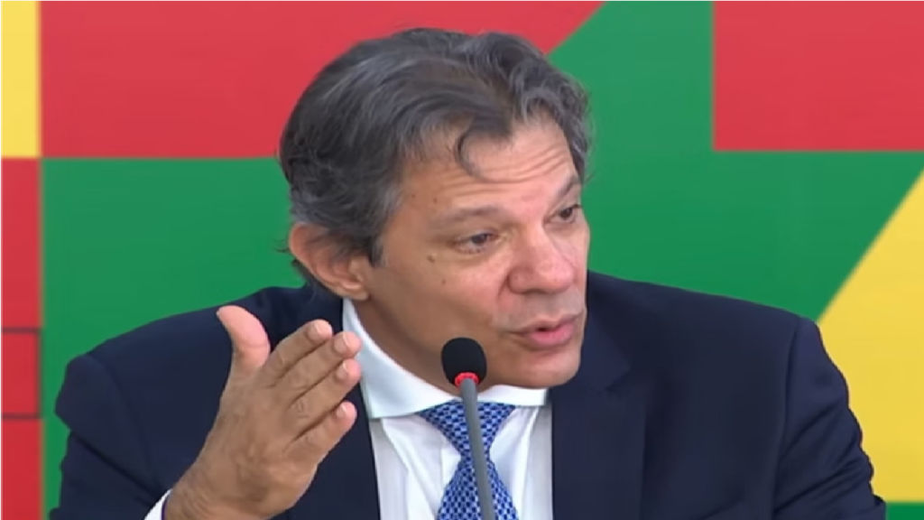 Pacote apresentado por Haddad estabelece reajuste ainda menor do salário mínimo