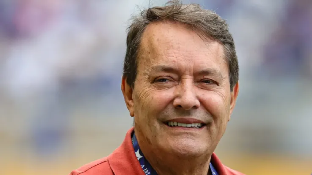 Pedrinho disponibiliza transporte, água e comida para torcedores do Cruzeiro irem a final da Sul-Americana no Paraguai