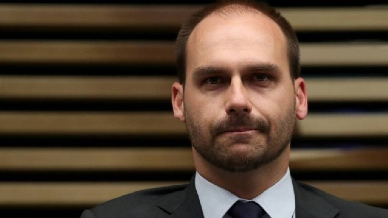 Eduardo Bolsonaro critica prisão de militares em operação da PF: ‘O sistema agoniza’