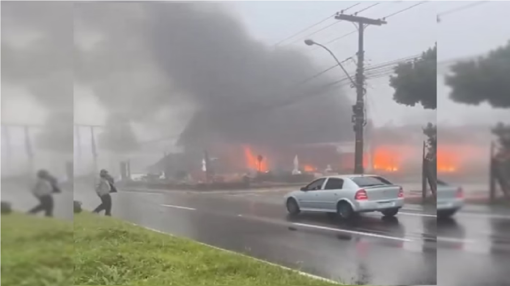 Avião de pequeno porte cai em Gramado, na Serra Gaúcha, e deixa nove mortos
