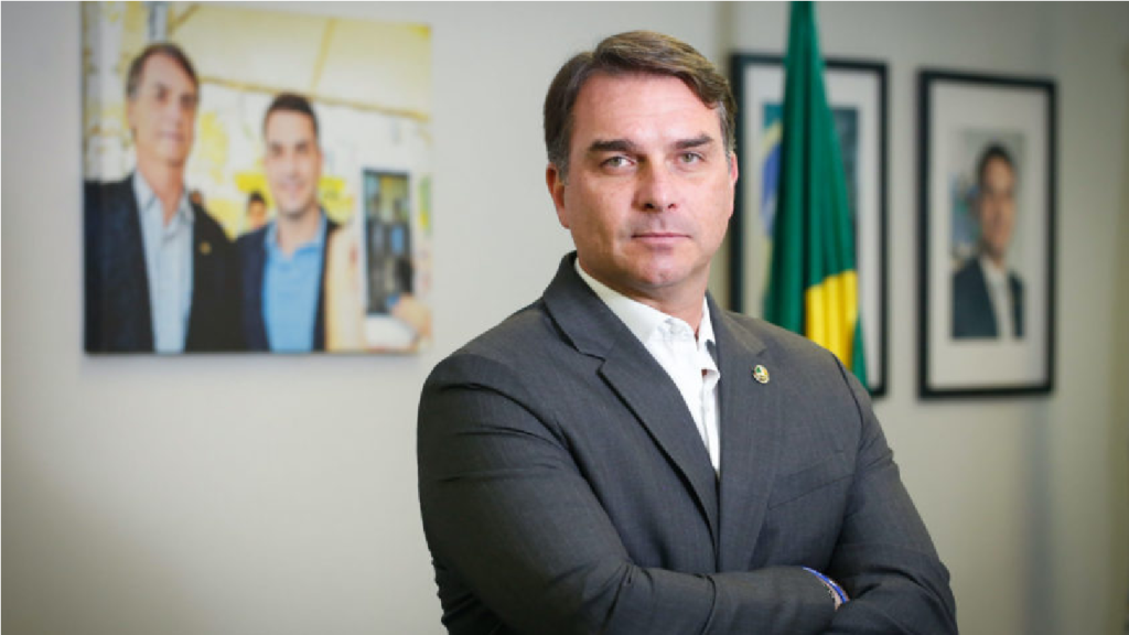 Flávio Bolsonaro nega que será candidato à Presidência: "Confio na reversão da situação do Bolsonaro"