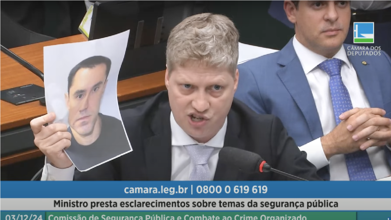 Van Hattem volta criticar diretor da PF e o desafia: “Me prenda”