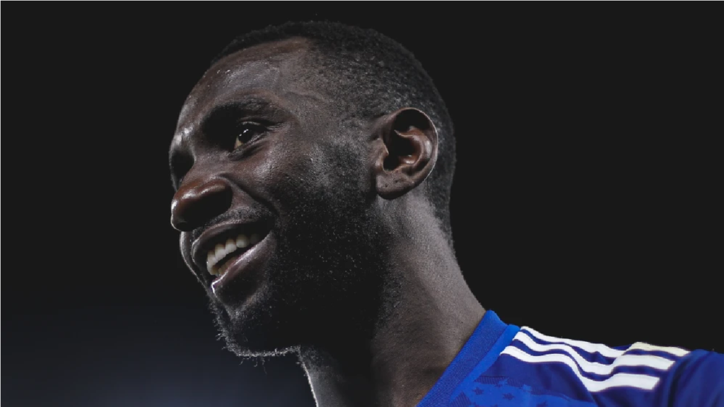 Bolasie manda recado a torcida do Cruzeiro após derrota e agradece apoio: "Suporte incrível"