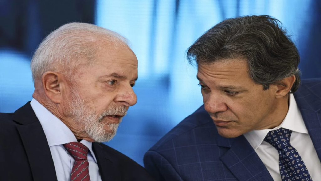 Lula cancela férias de Haddad em meio à crise da alta do dólar e pressão por corte de gastos