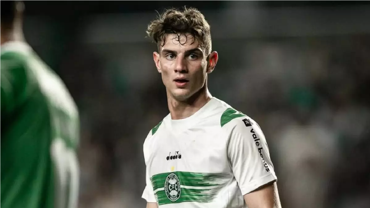 A pedido de Cuca, Atlético encaminha contratação de Natanael, lateral do Coritiba