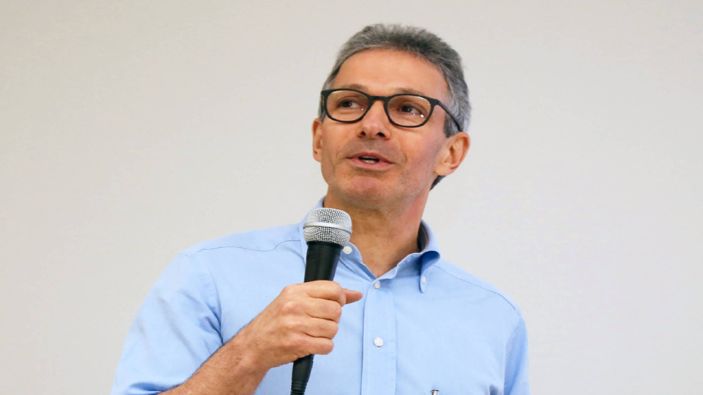 Zema critica governo Lula e diz que é "inaceitável" envio de representante brasileiro em posse de Maduro