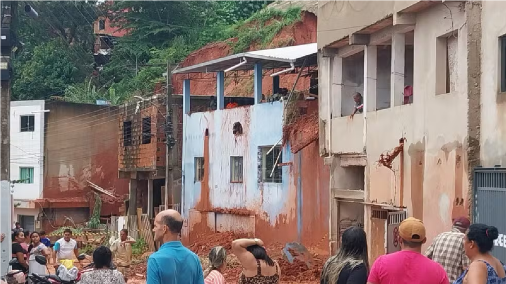 Tragédia: Fortes chuvas provocam deslizamentos e deixam mortos em Ipatinga (MG)