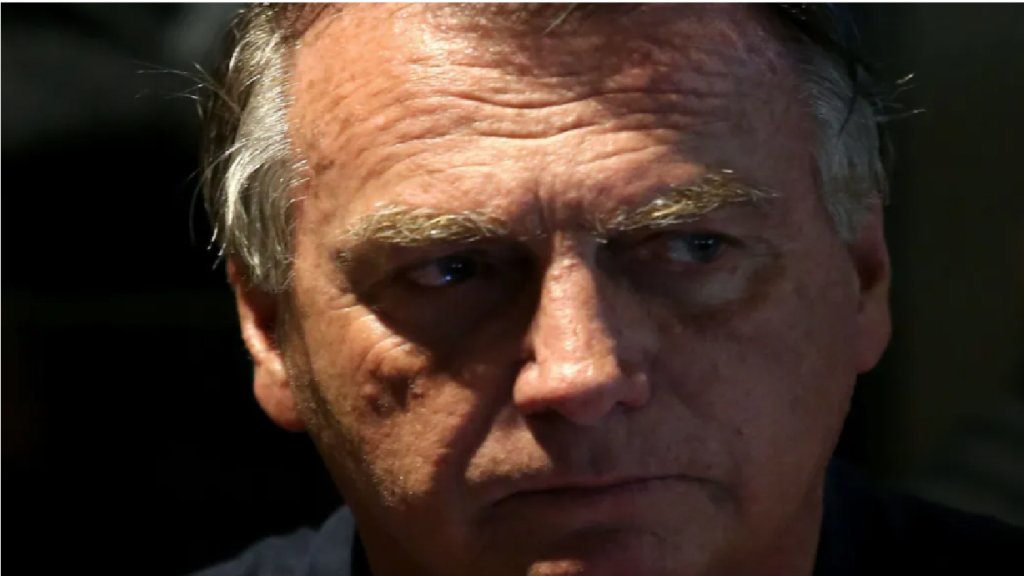 Defesa de Jair Bolsonaro recorre ao STF para reaver passaporte para participar de posse de Trump
