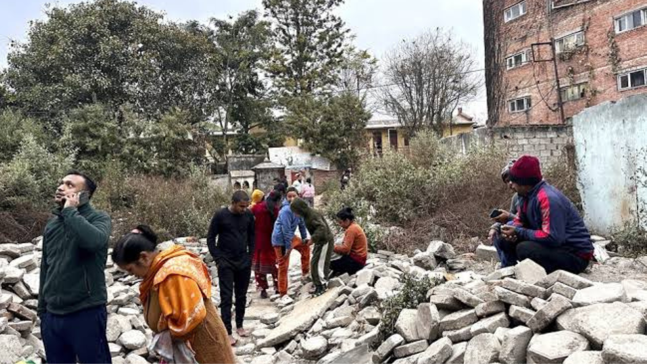 Forte terremoto entre o Tibete e o Nepal deixa ao menos 95 mortos e centenas de feridos