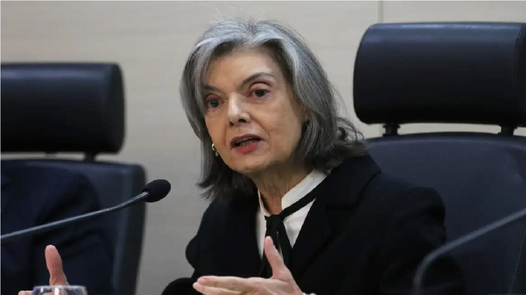 Cármen Lúcia nega pedido de Bolsonaro para anular investigação sobre cartão de vacina